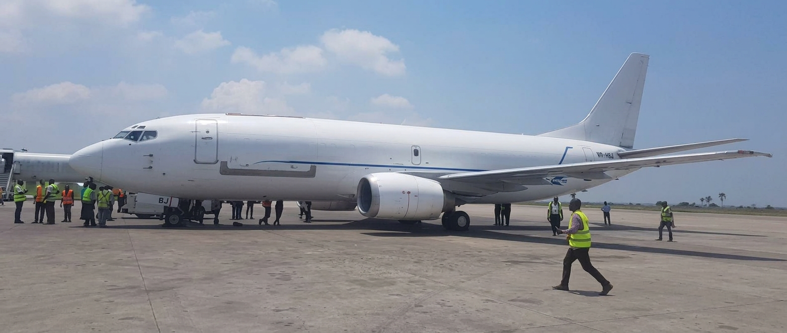 Avion de transport de passagers sur le tarmac en RDC